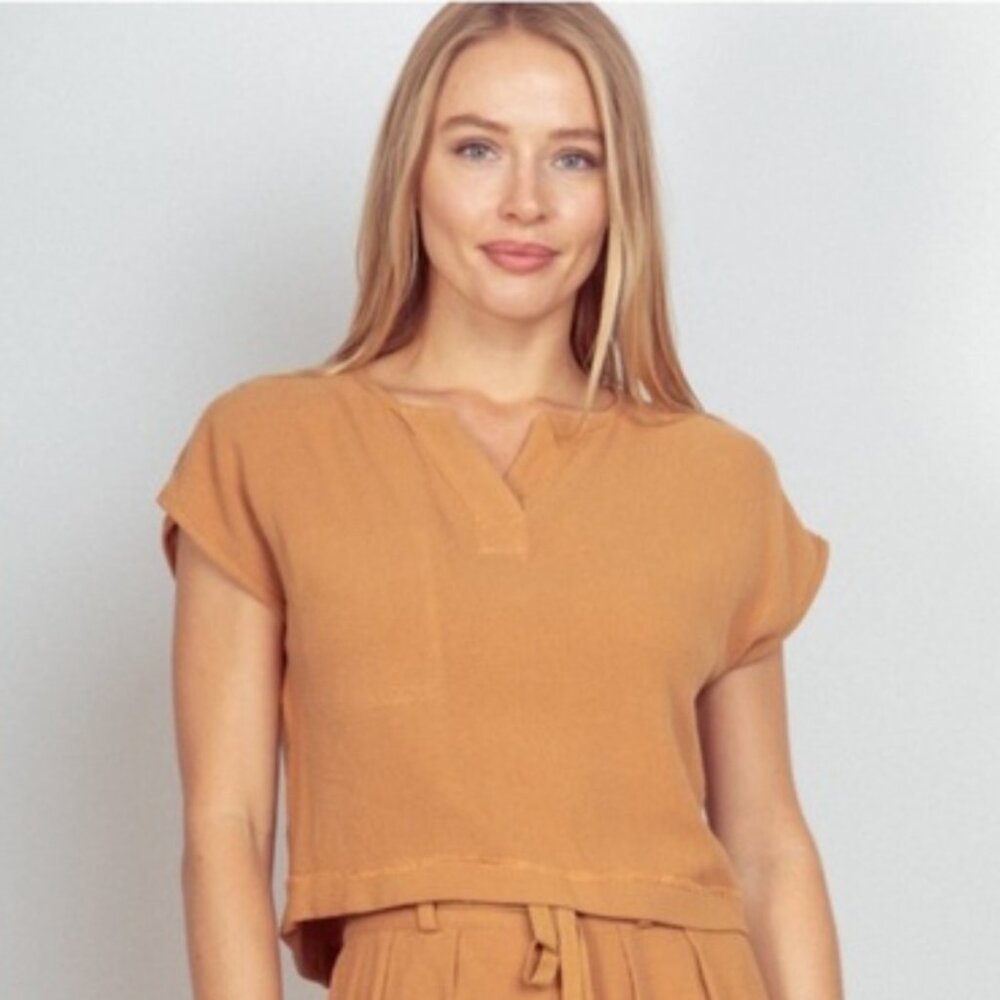VERY J Relaxed Solid Woven Top Camel Tan Size Small NWT